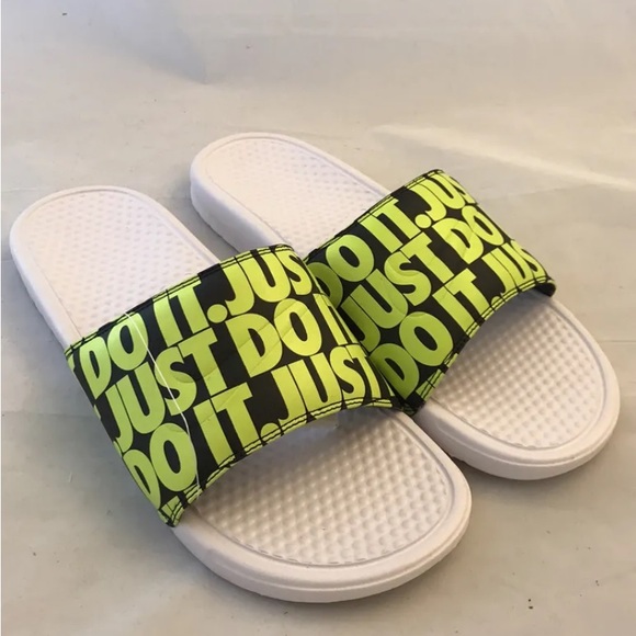 Nike Benassi JDI Print Just Do It Men’s Slides Slippers White Volt- Black 13 - Picture 2 of 12